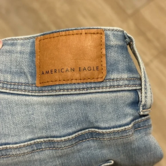American Eagle Outfitters Women's Blue Distressed Jeans - Picture 6 of 6